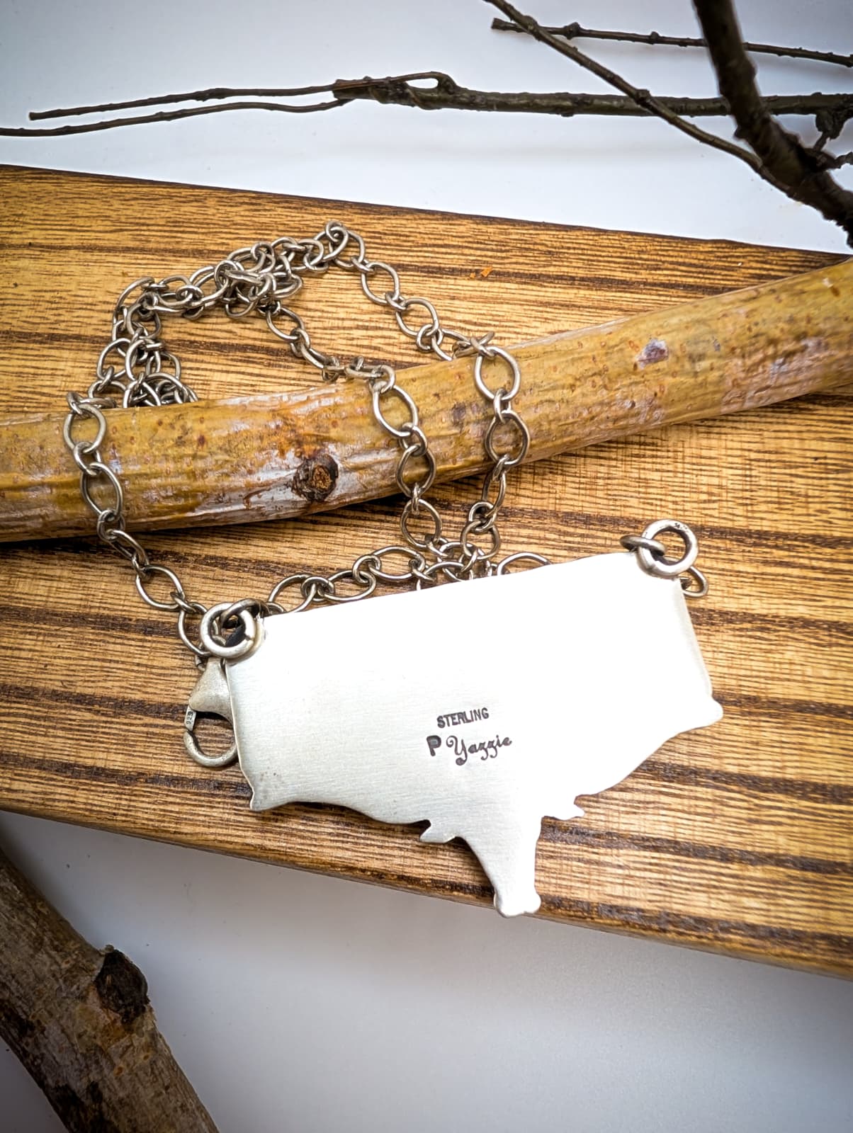 Navajo Queen Pink Conch Shell And Sterling Silver Longhorn Bar Necklace Signed P Yazzie