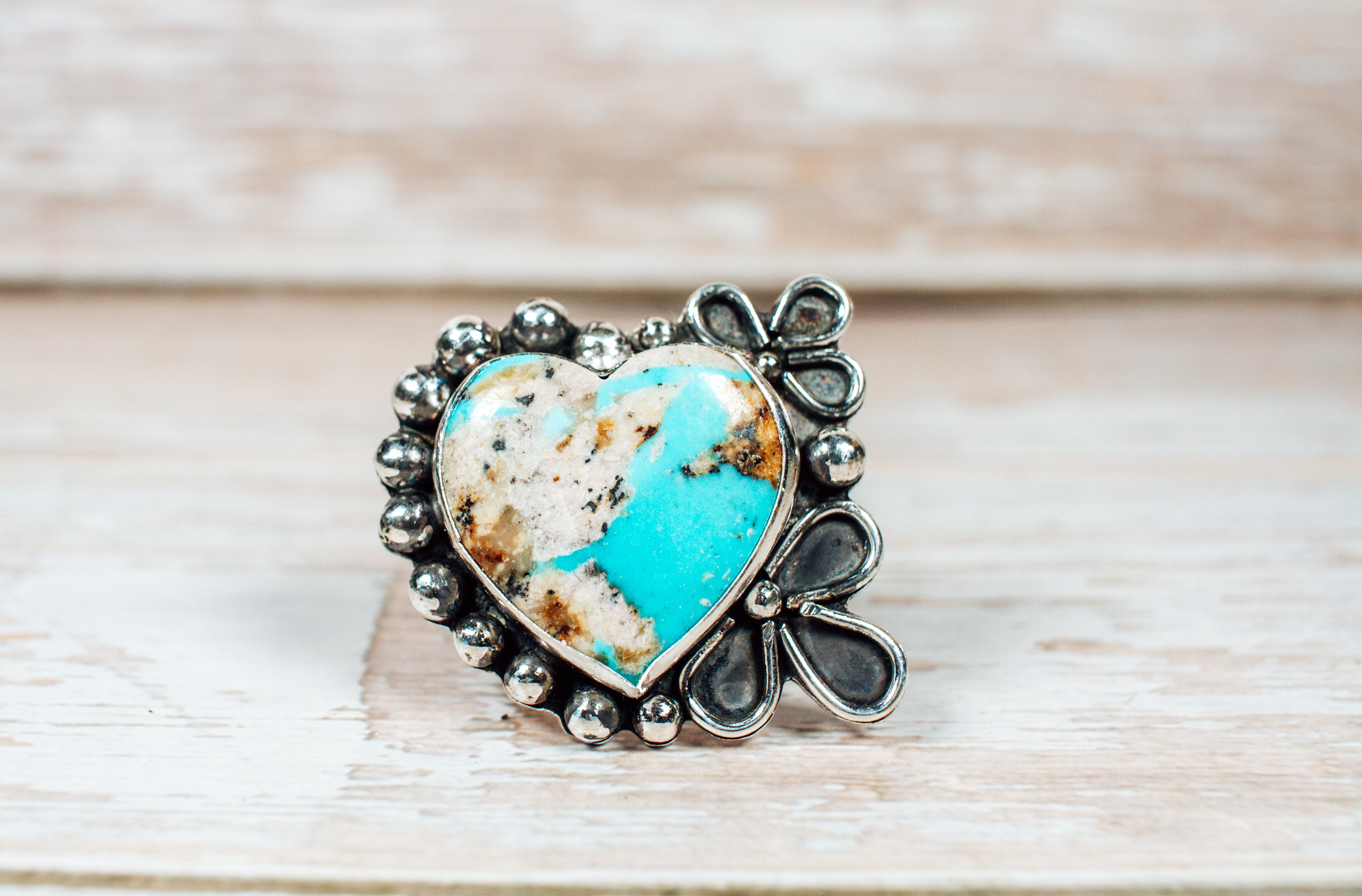 Handmade Kingman Turquoise Heart Sterling Silver Triple Band Ring Size 8.25
