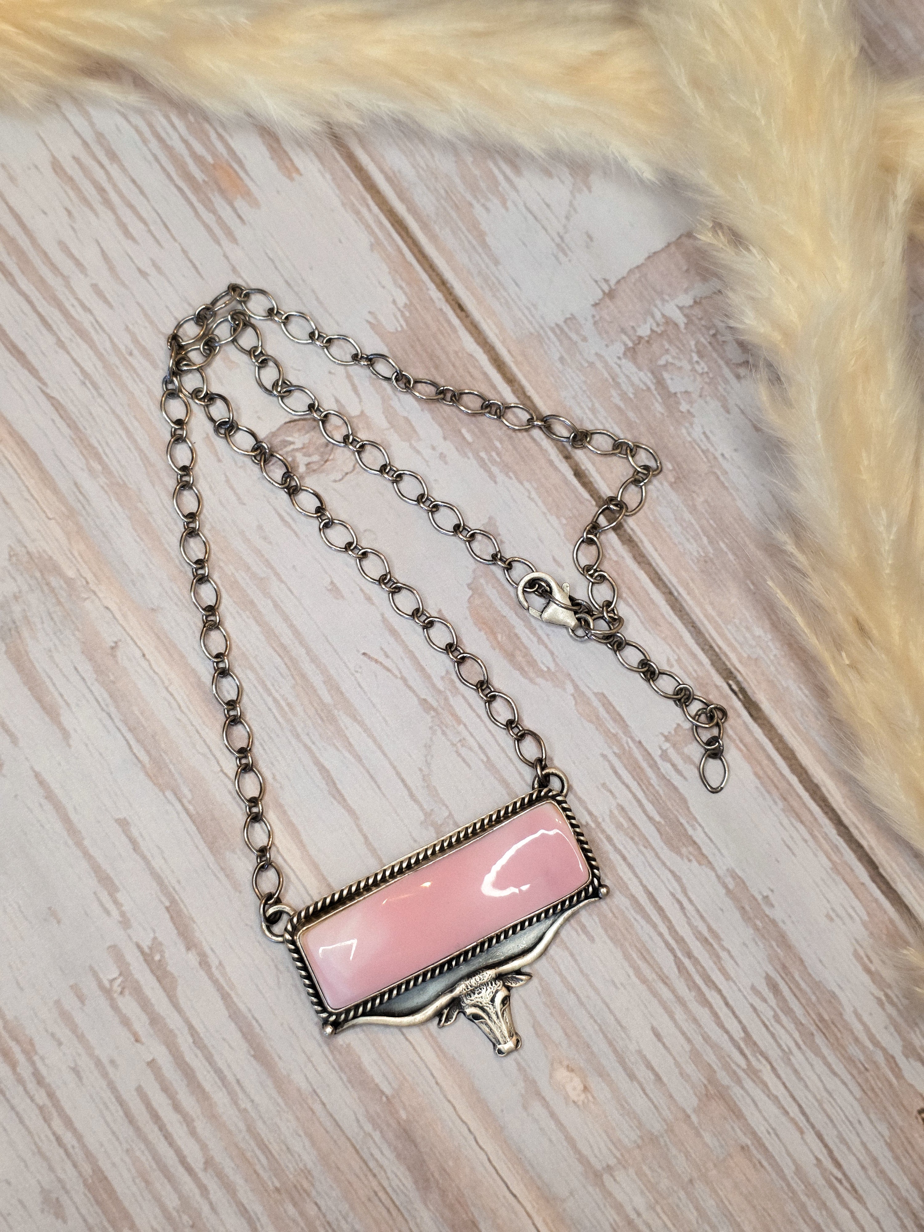 Navajo Queen Pink Conch Shell And Sterling Silver Longhorn Bar Necklace Signed P Yazzie